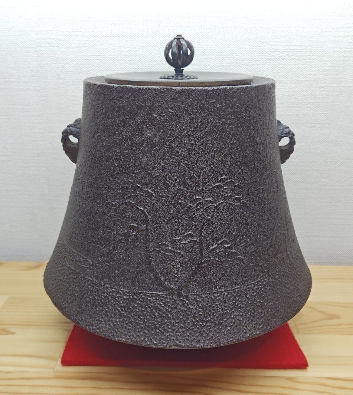 【逢絢亭・中古品】茶道具 釜 風炉釜 富士釜 浜松地紋 釜師 高橋敬典 共箱入り 15,400円