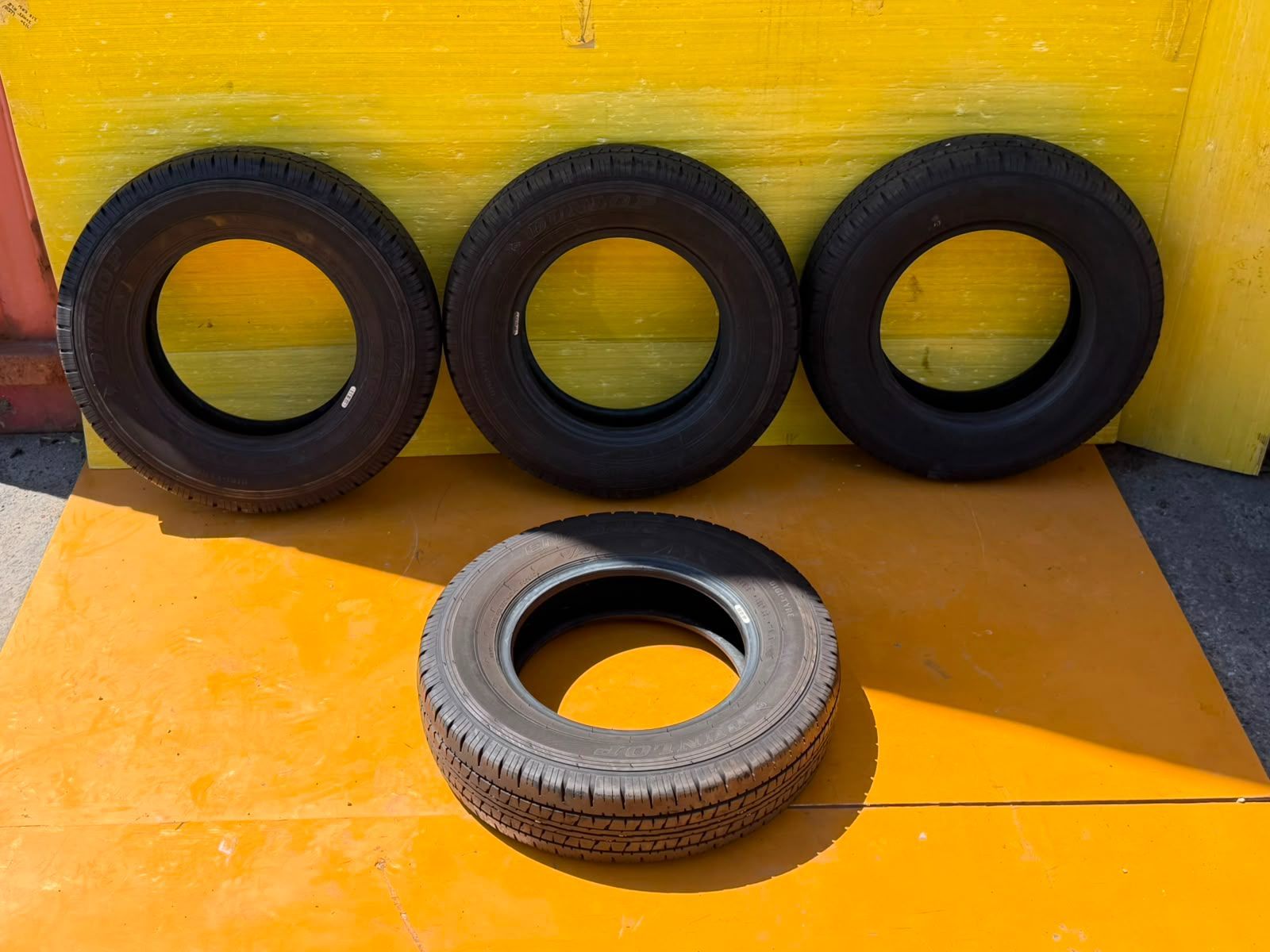 ZT-9176] 4本 ★2022★ インドネシア製 ダンロップタイ DUNLOP TYRE 165R13 8P.R LT 溝 6.07/5.68/5.99/6.00mm
