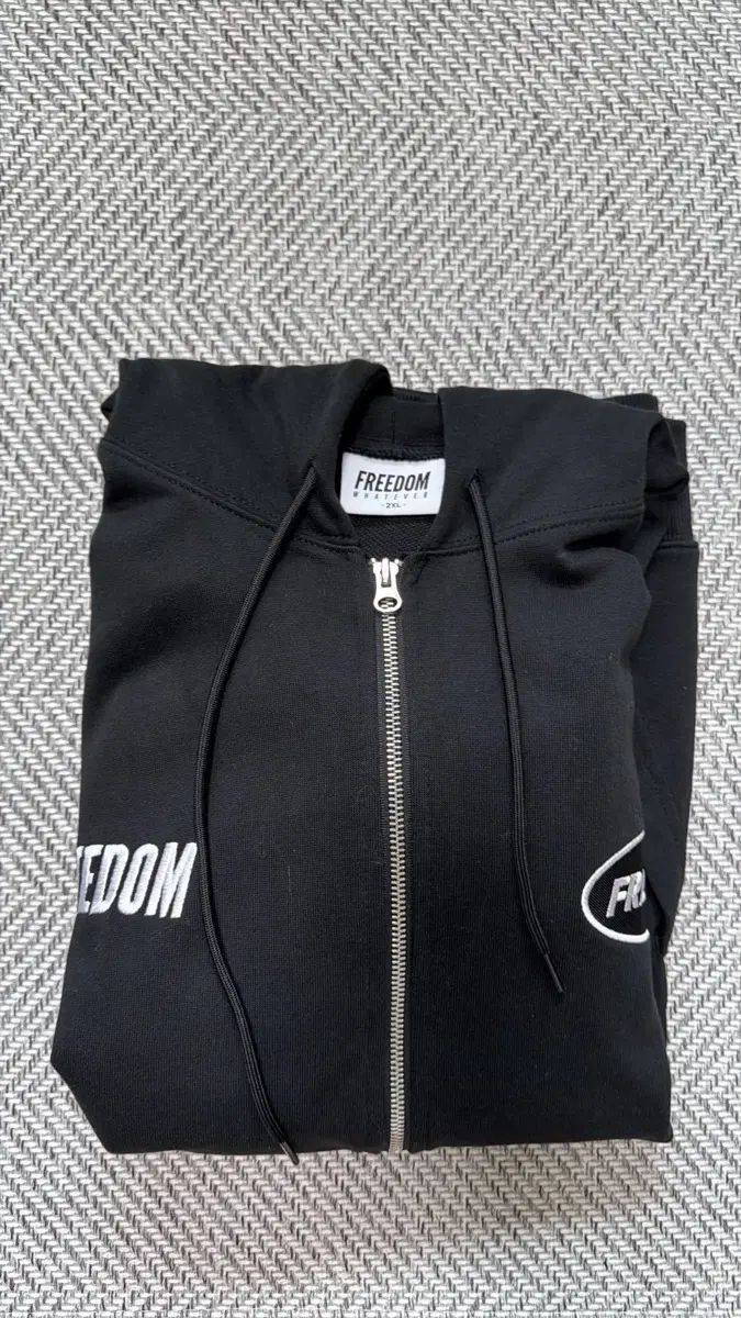 FREEDOM WHO ジップアップ