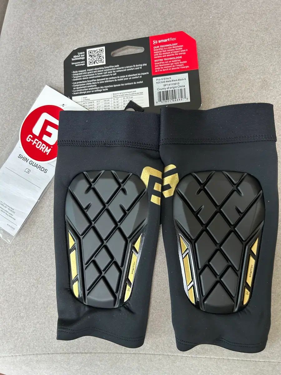 ジフォーム一体型ソフトシンガード脛サポーター Pro-S Elite Shin Matte Sサイズ 6,861円
