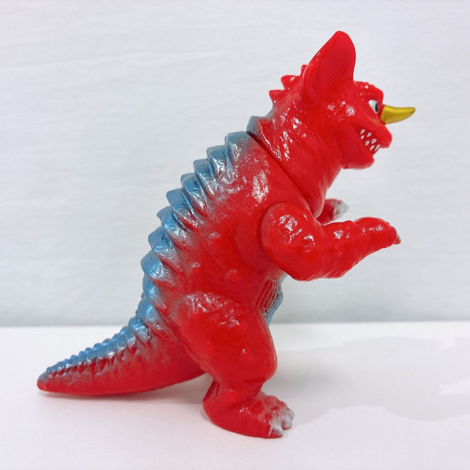サンガッツ本舗/バラゴン ソフビ サンガッツ本舗 東宝怪獣総進撃 WF2023冬 限定 バラゴン 赤成型 ソフビ