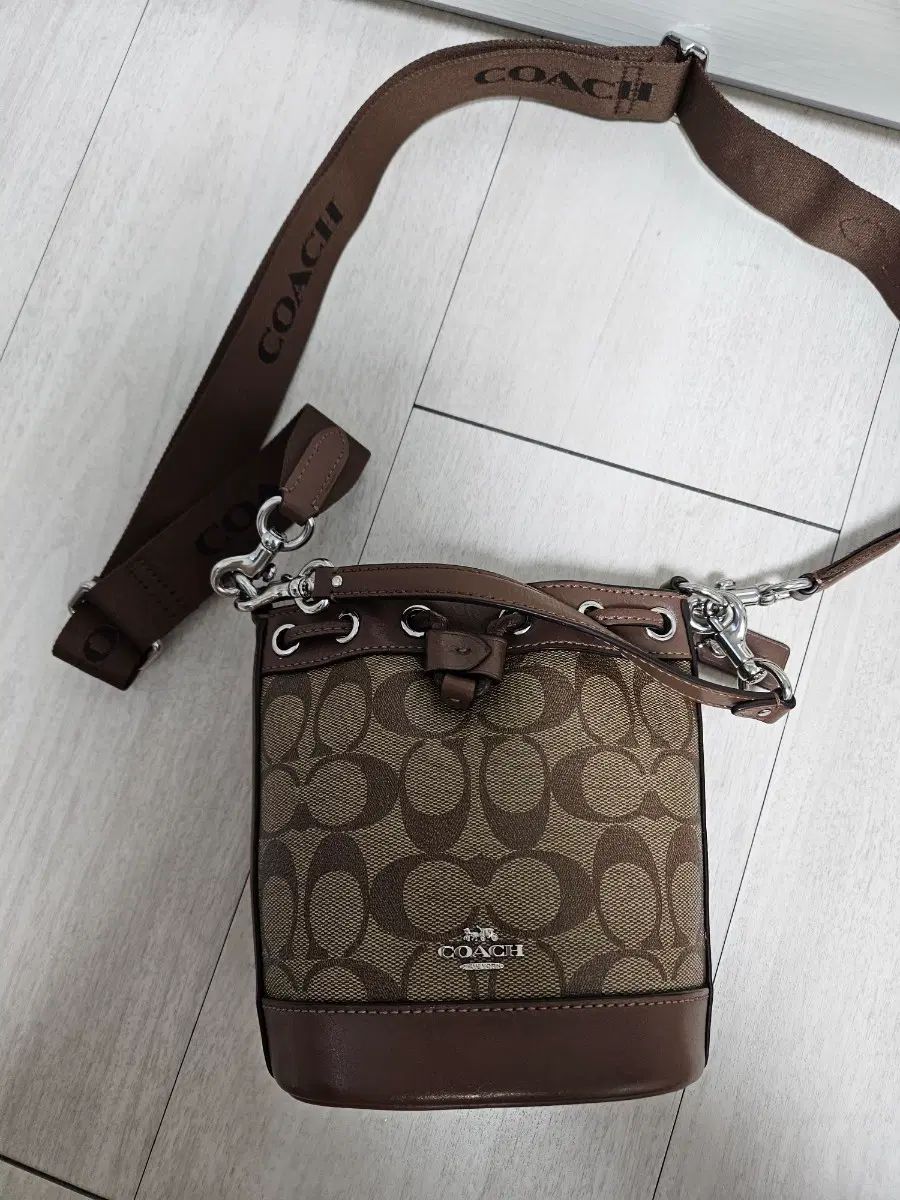 COACH シグネチャー バケット バッグ ブラウン