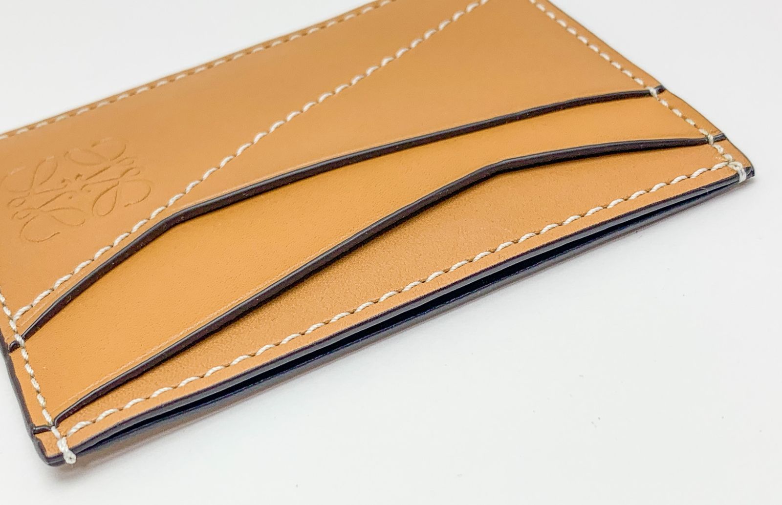 LOEWE ロエベ レザー タン ブラウン キャメル アナグラム パズル プレーン カードホルダー名刺入れ カードケース 定期入れ ブランド 小物 LOEWE ロエベ レザー タン ブラウン キャメル アナグラム パズル プレーン カードホルダー名刺入れ カードケース 定期入れ ブランド 小物