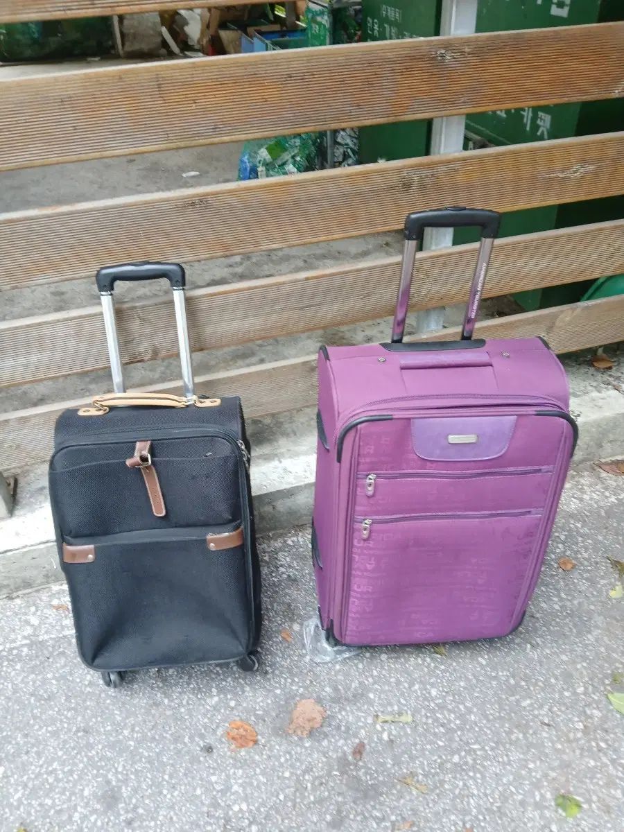 ヴィンテージ良し高級天然素材機内持ち込み・大型2個旅行用キャリアー2種セット（黒/パープル） DUL Ver.リアー・ホイール4輪ほぼ未使用・状態良し・実物もっと良し