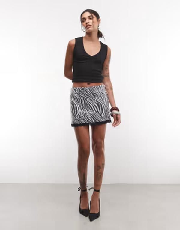 ノイジーメイ レディース ボトムスカート レーストリム プリント ミニ スパンコール レース Noisy May sequins mini skirt with lace trim in zebra