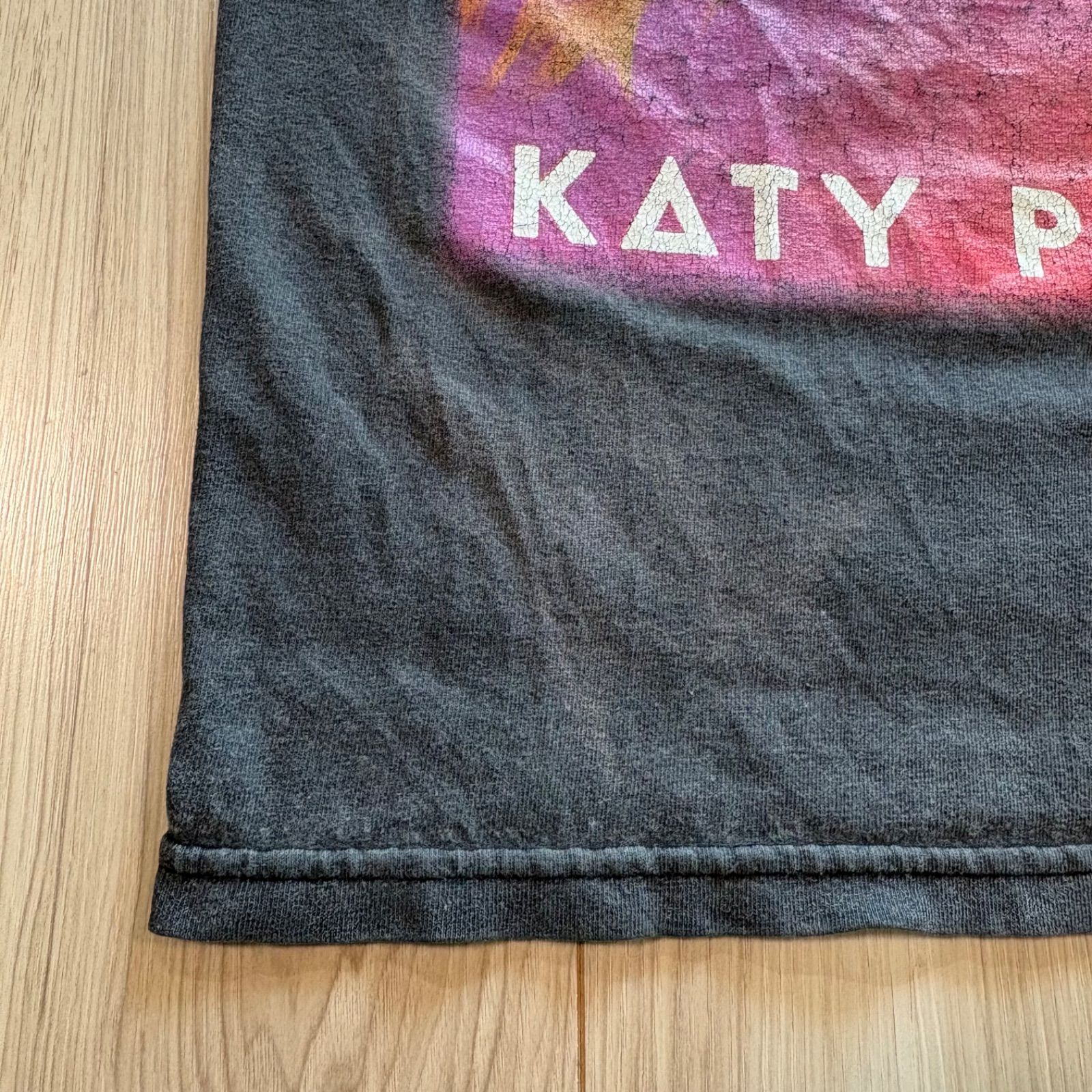 https://assets.mercari-shops-static.com/-/large/plain/2JVcxYDCaYuszesuy9vjwV.jpg@jpg