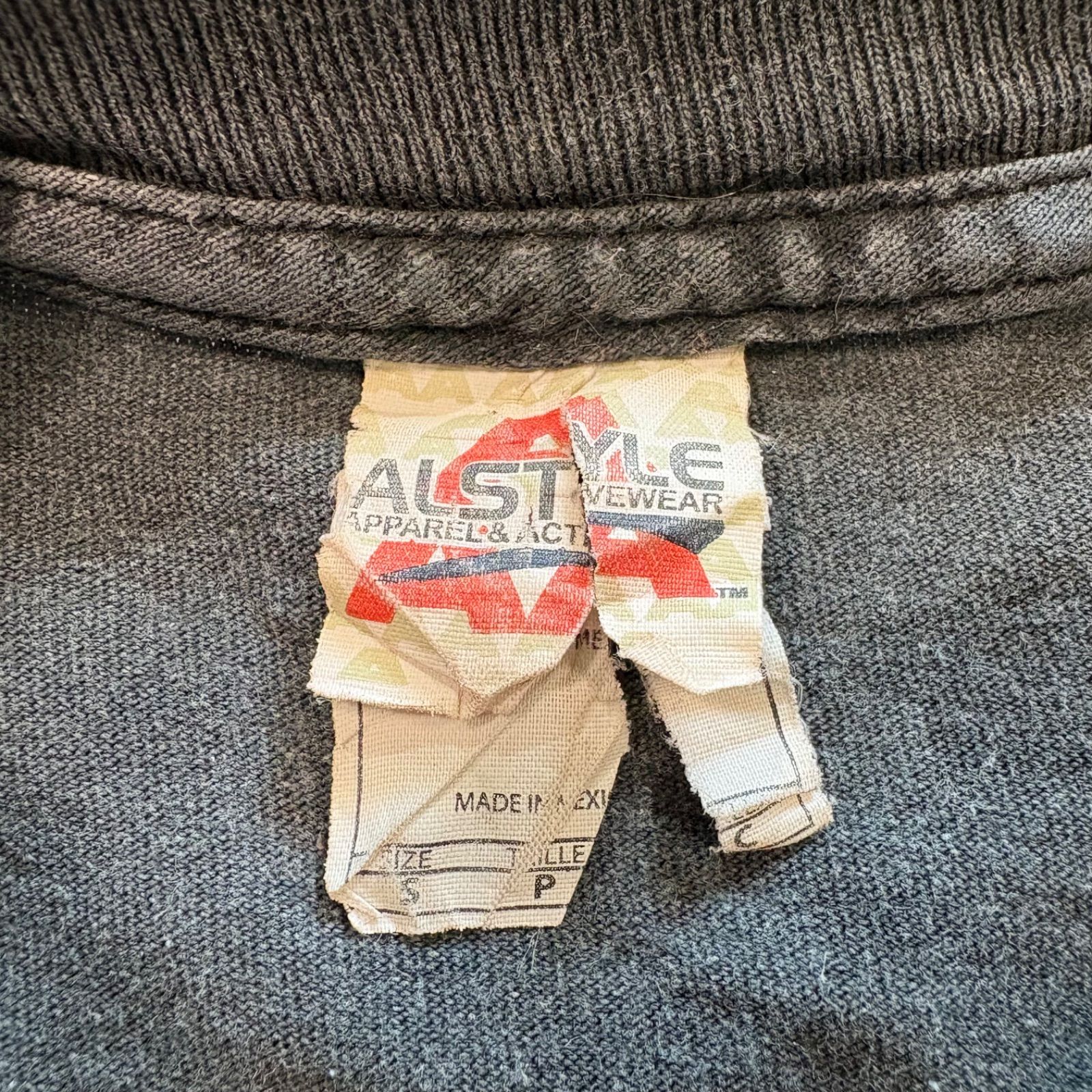 https://assets.mercari-shops-static.com/-/large/plain/2JVcxYDXYbJLrvThLc3ApD.jpg@jpg