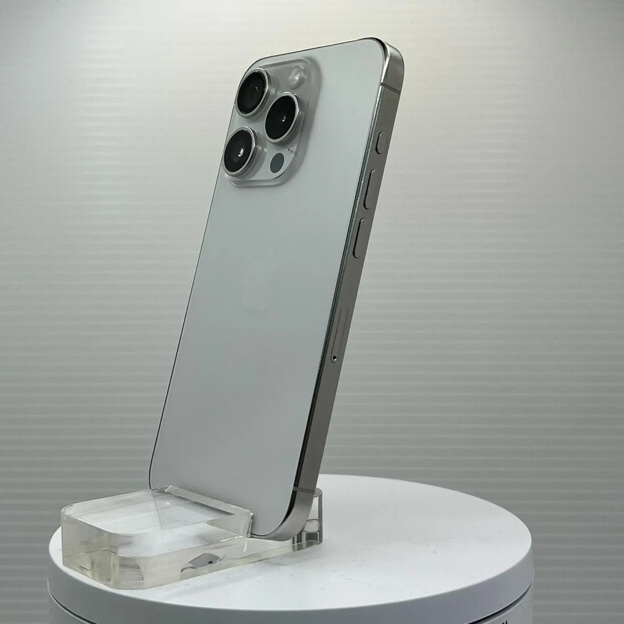 iPhone 15 Pro 512GB ホワイトチタニウム バッテリー100% SIMフリー
