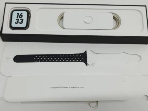Apple Watch Nike Series 6/GPS/44mm/A2292/スペースグレイ/アップルウォッチ/純正バンド/本体〈MG173J/A〉バッテリー64％ 6,286円