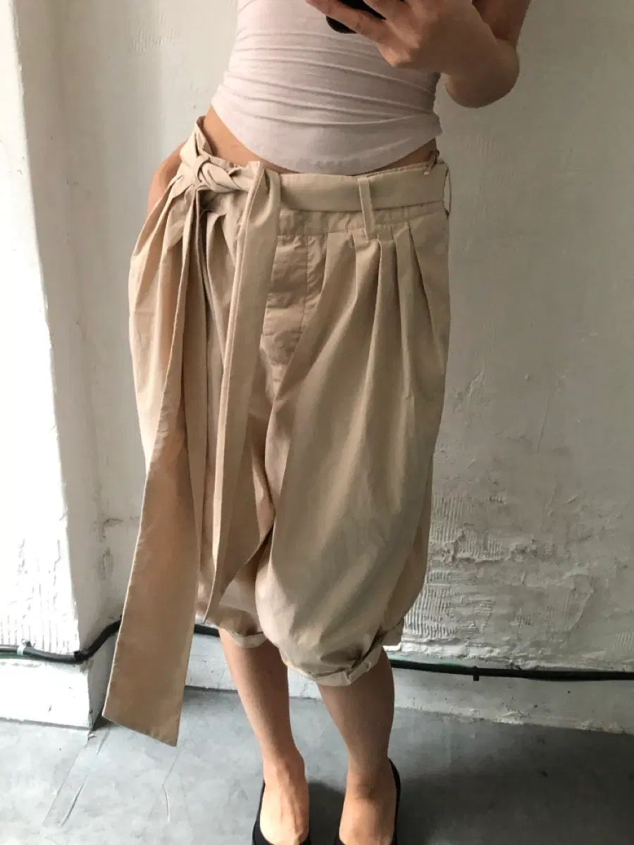 MIU MIU ミュウミュウ ベージュ ベルト付き ショート パンツ