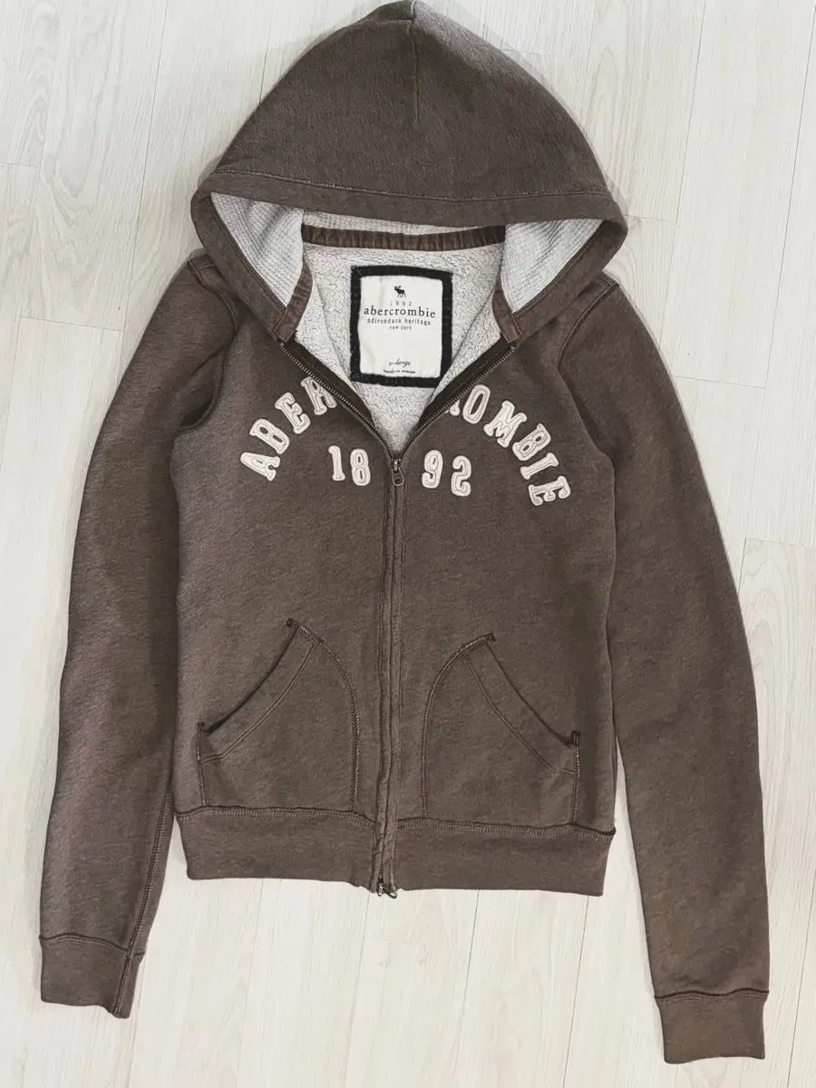Abercrombie アバクロンビー WHO ジップアップ ブラウン 9,317円