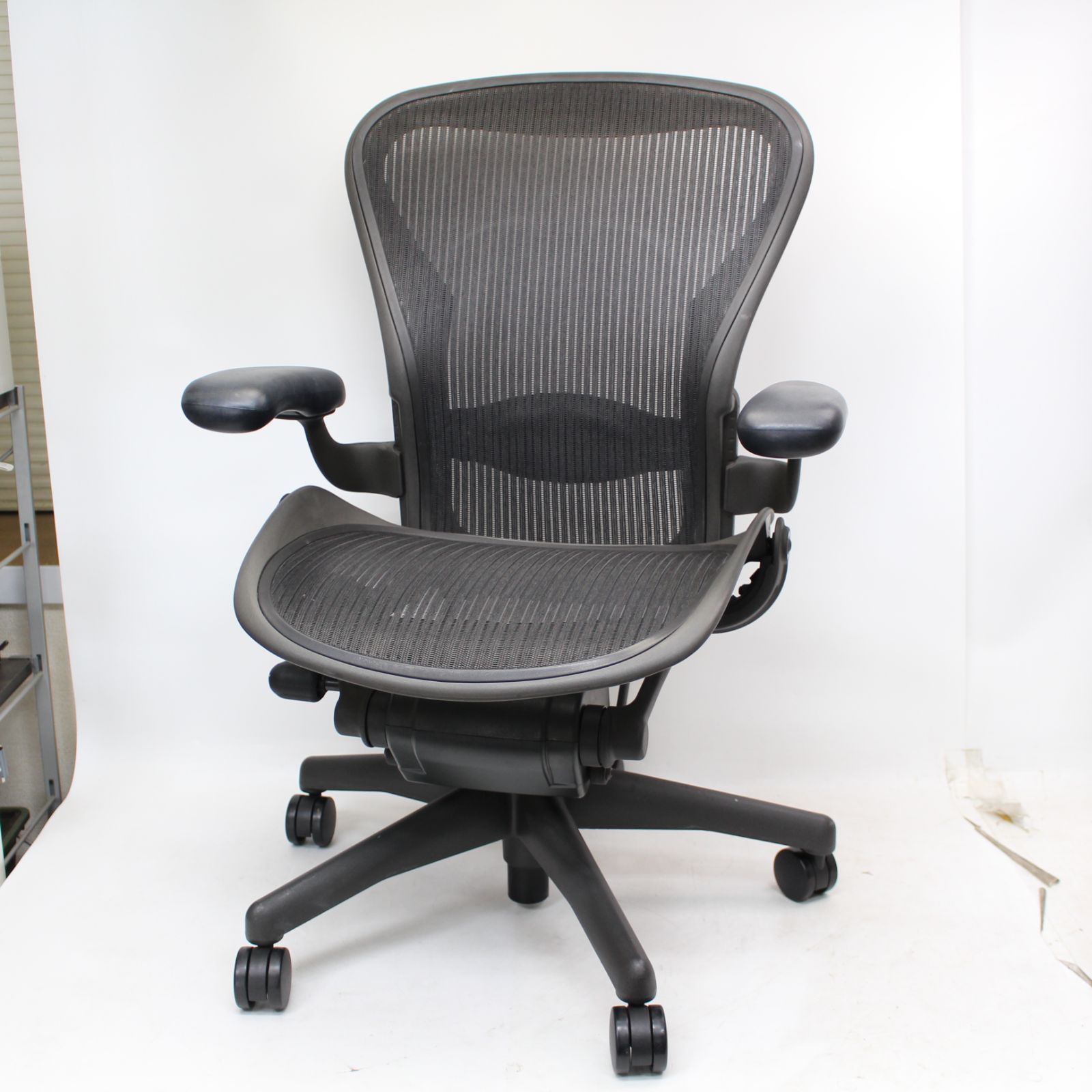 522)ハーマンミラー Herman Miller AE111PWB アーロンチェア クラシック Bサイズ 肘付ハイバックチェア