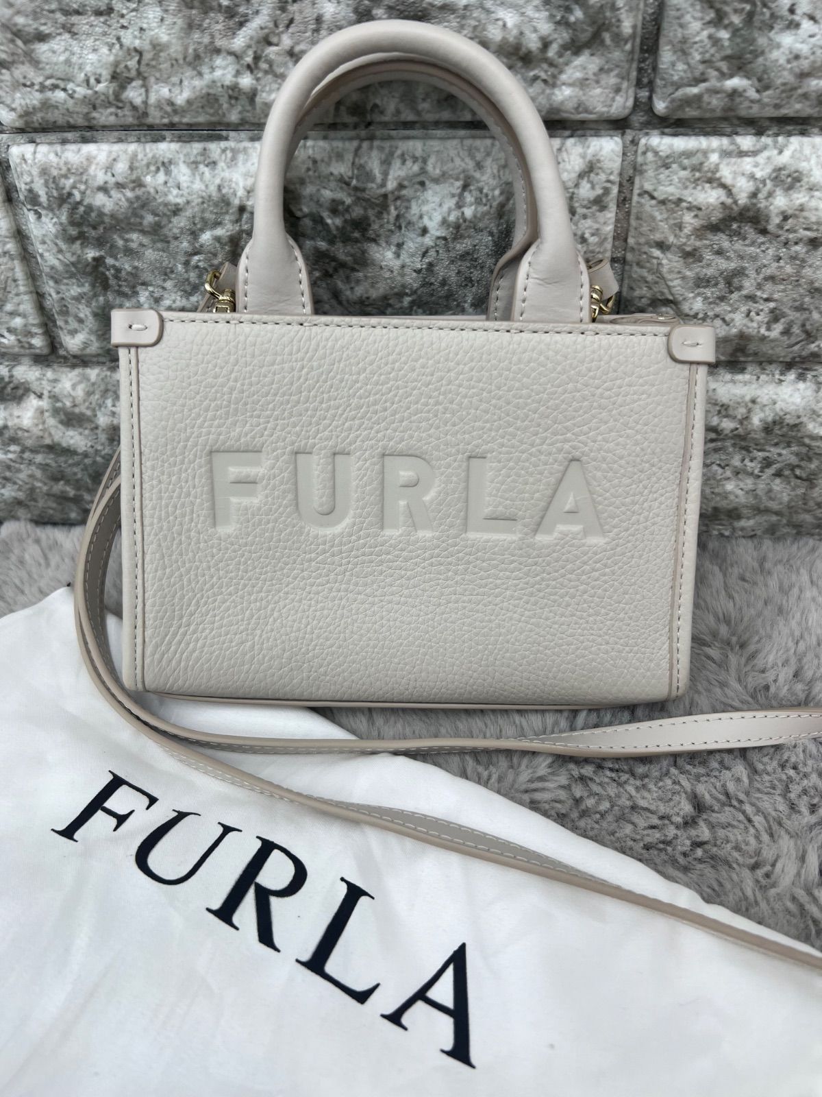 FURLA フルラ 2WAY ショルダーバッグ ハンドバッグ グレージュ シボ革 ロゴ