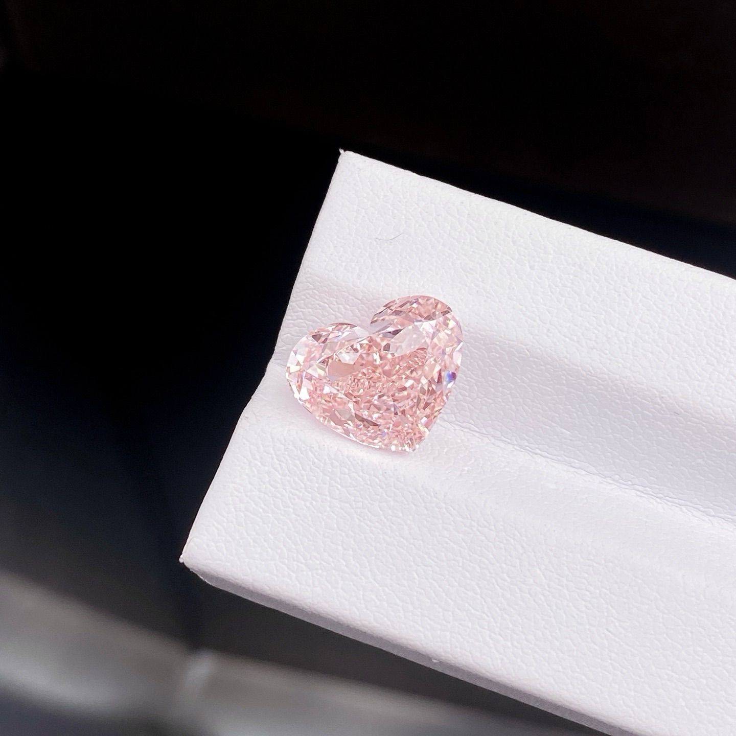 [IGI Certificate Included] 7.02ct Fancy Intense Pink VS1 Lab Grown Diamond Heart Shape Cut