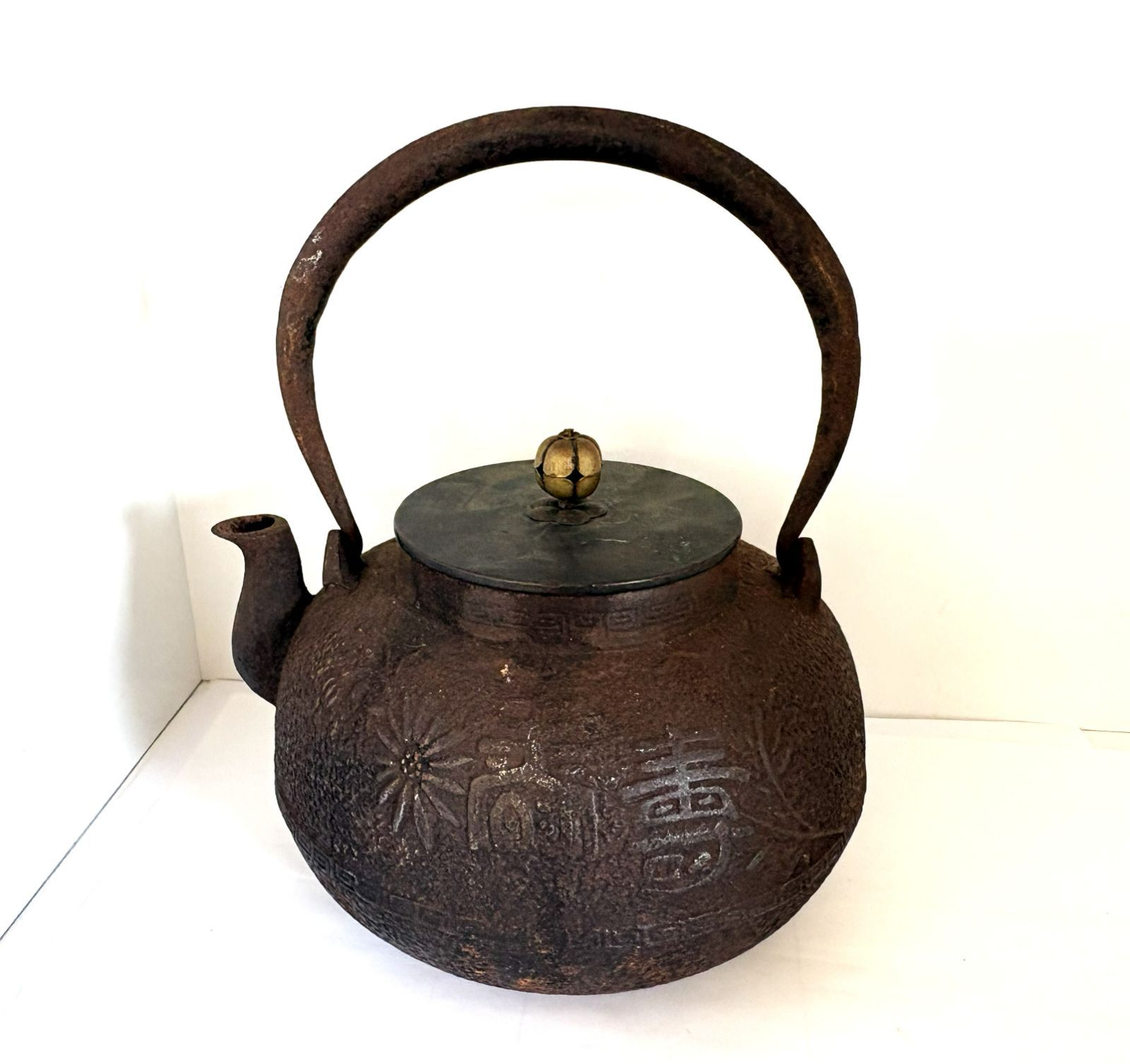 龍文堂 造 鉄瓶 刻印 鉄器 金属工芸 時代物 古美術 茶道具 骨董　水漏れ無し　本体のみ現状品