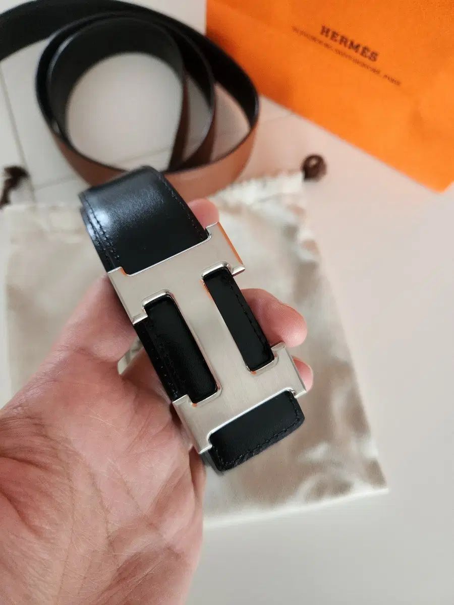 エルメス 正規品 H バックル ベルト 出品