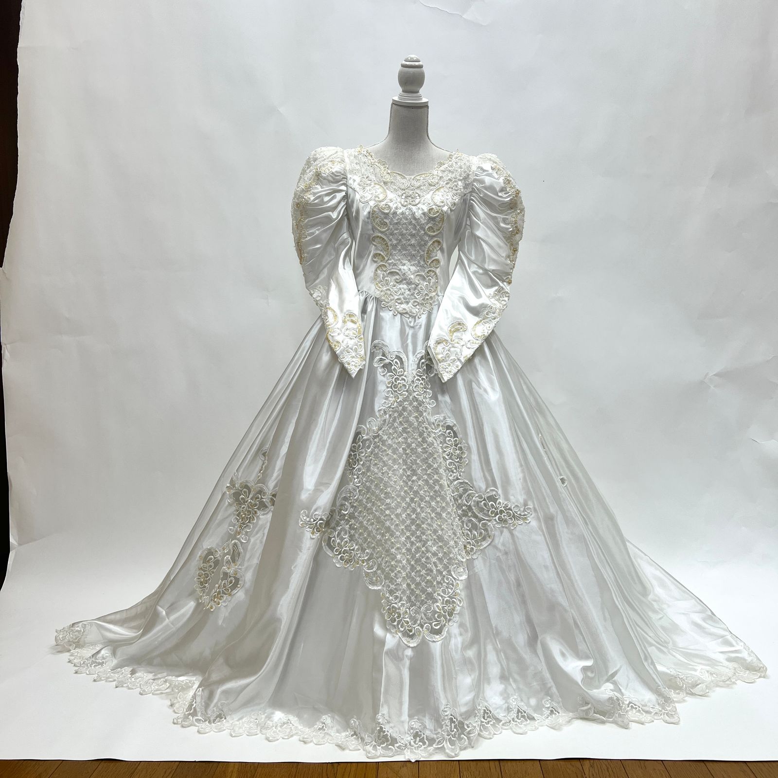 中古 ウェディングドレス プリンセス ホワイト 長袖 13号 W-352