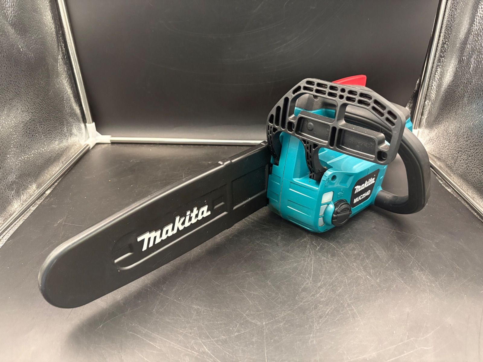 ? マキタ MUC254D 18V 250mm 充電式チェンソー 18,576円