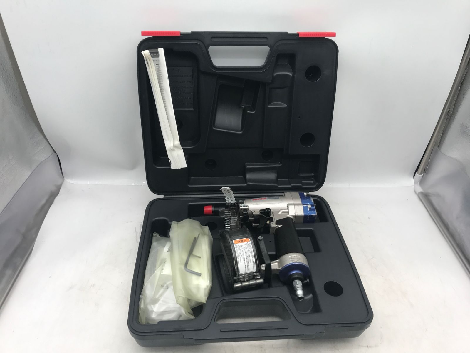 【中古品】Makita/マキタ AN303P ☆ ポケットエア釘打 内装ボード用 [IT_LAEYJ][小牧][M04] 14,861円