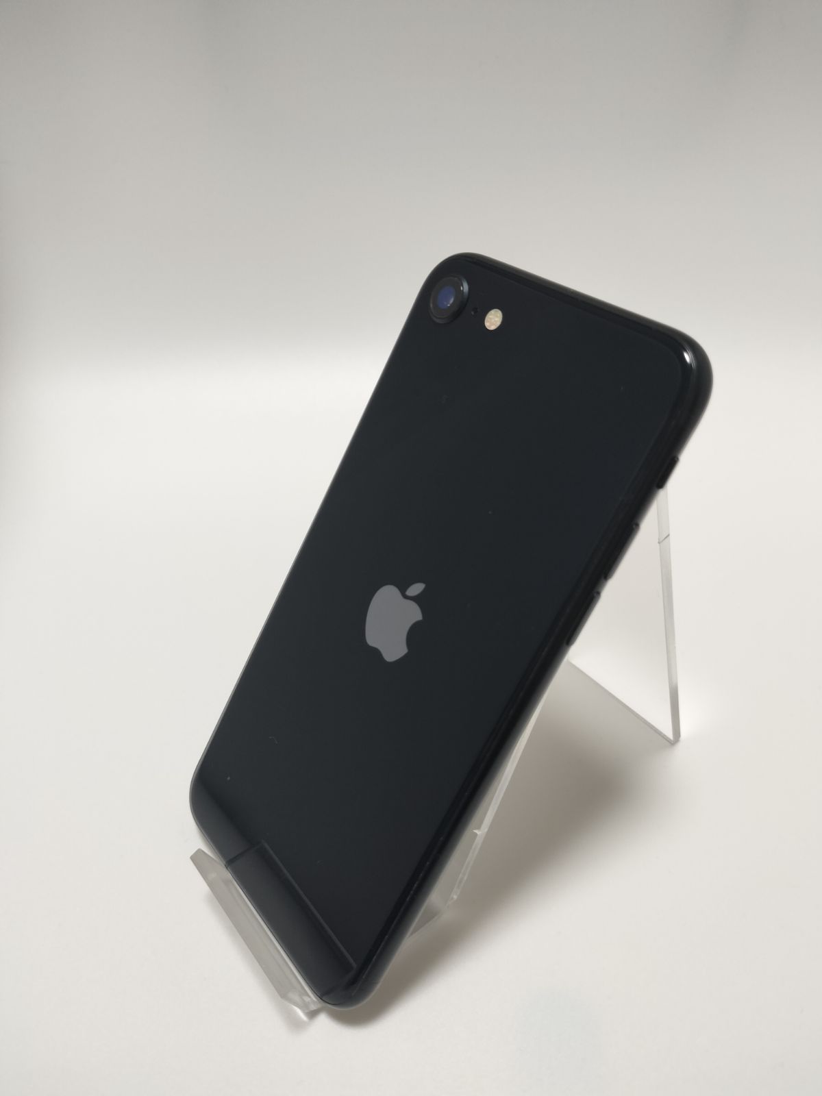 iPhoneSE3 128GB SIMフリー バッテリー99％ 整備保証付き 本体 中古 ミッドナイト 目立った傷や汚れなし 24,960円