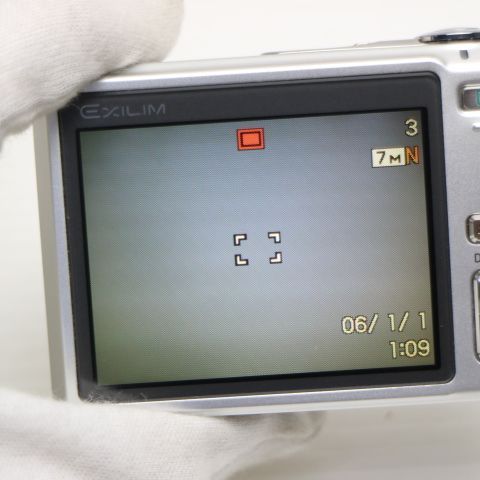超美品 EX-Z700 シルバー 即日発送 CASIO EXILIM デジカメ 本体 土日祝