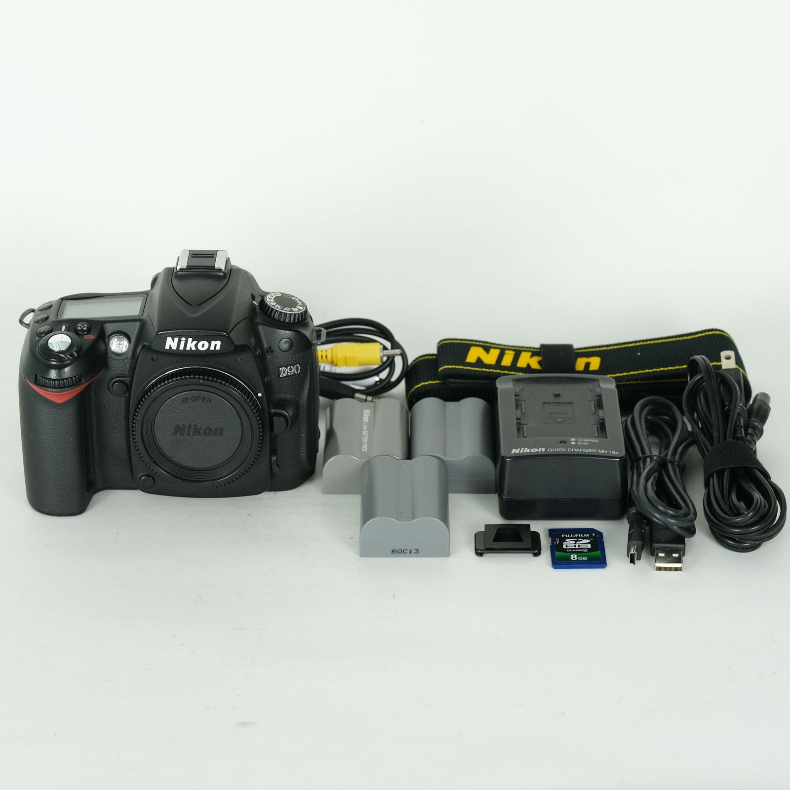 [良品 | シャッター数54,233回｜バッテリー2個・カード付] Nikon D90 ボディ | ニコンFマウント 11,550円