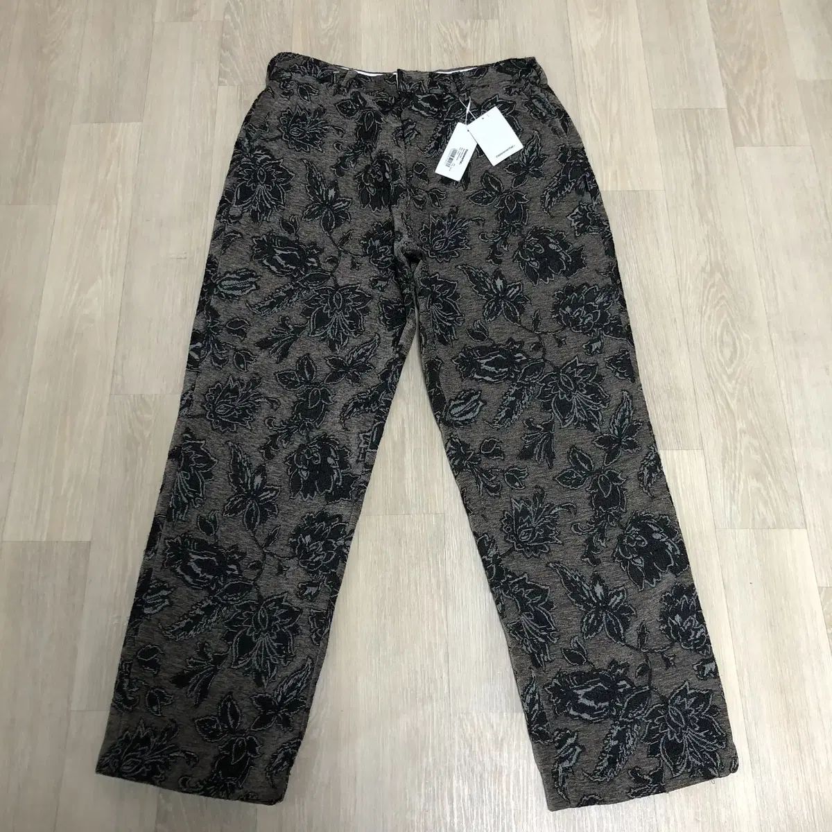 32 / L) 新品 thisisneverthat フローラル ウォーク パンツ カーキ 9,608円