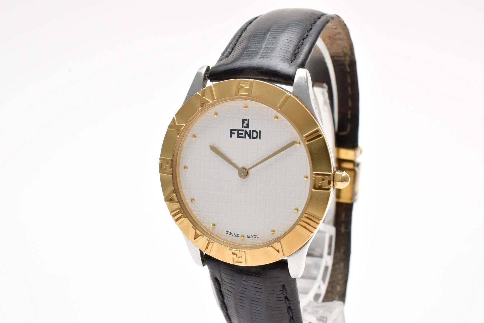 FENDI フェンディ Orologi オロロジ 030-2000G-344 メンズ クォーツ 腕時計 ホワイト文字盤 2針 ゴールドプレート レザーストラップ 34.6mm ヴィンテージ 14,000円