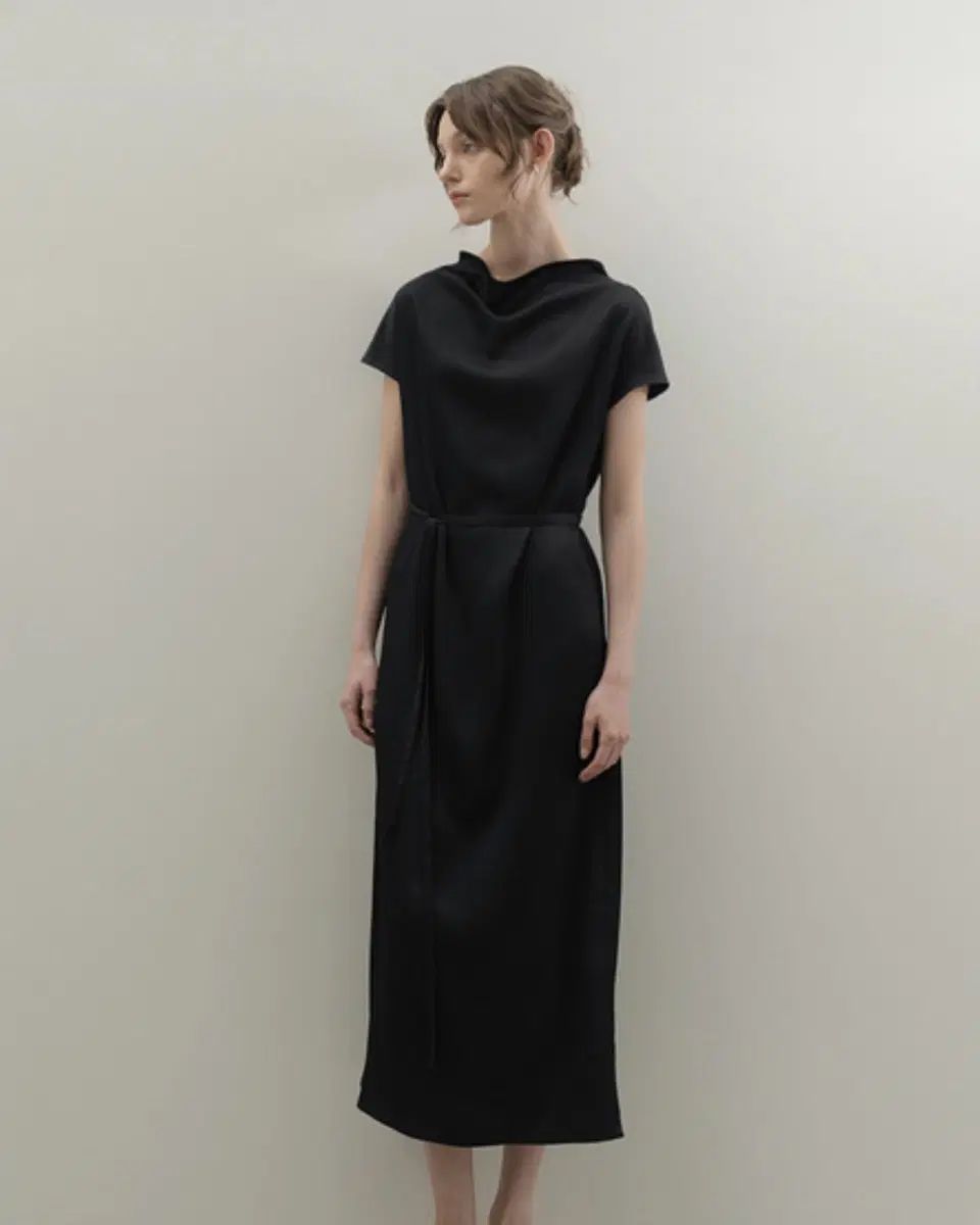 ドファム SILKY PLEATED LONG ONE-PIECE BLACK ゲスト ドレス