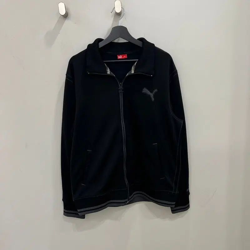 PUMA プーマ スティッチ ロゴ トラックジャージ r4432