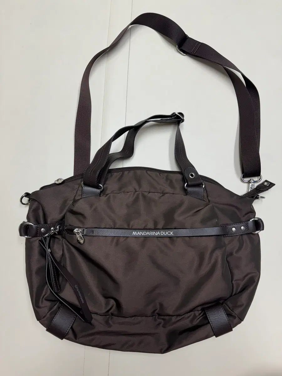 (ほぼ新品) マンダリナダック ムービング レディース 2Way ショルダーバッグ/クロスバッグ