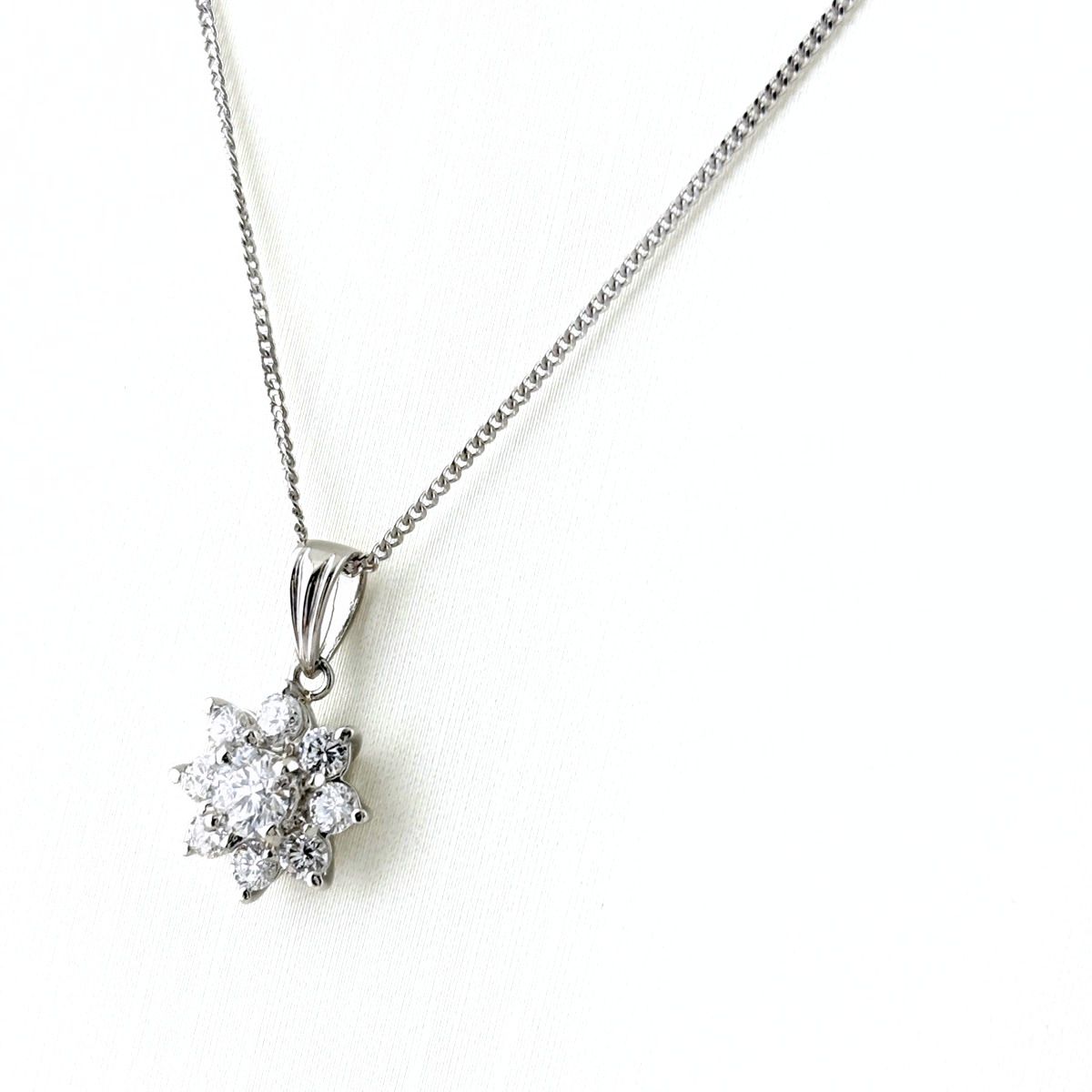 フラワーモチーフ プラチナ ペンダント メレダイヤ 花 ネックレス Pt900 Pt850 ダイヤモンド レディース 【中古】