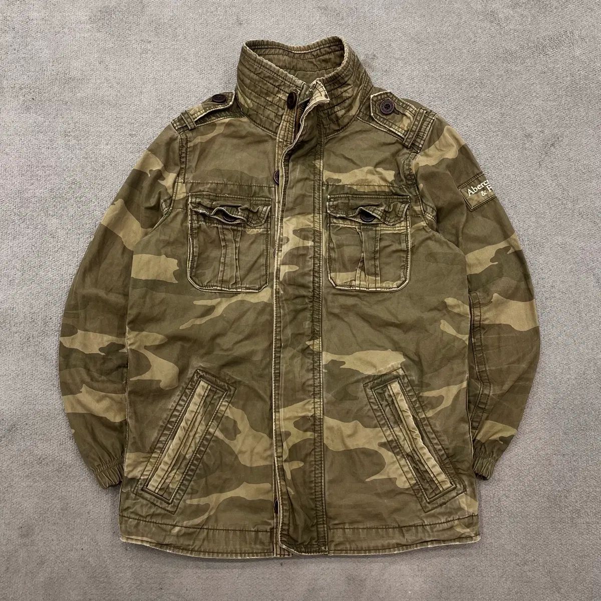 M Abercrombie & Fitch カモフラージュ マウンテンパーカー ジャケット