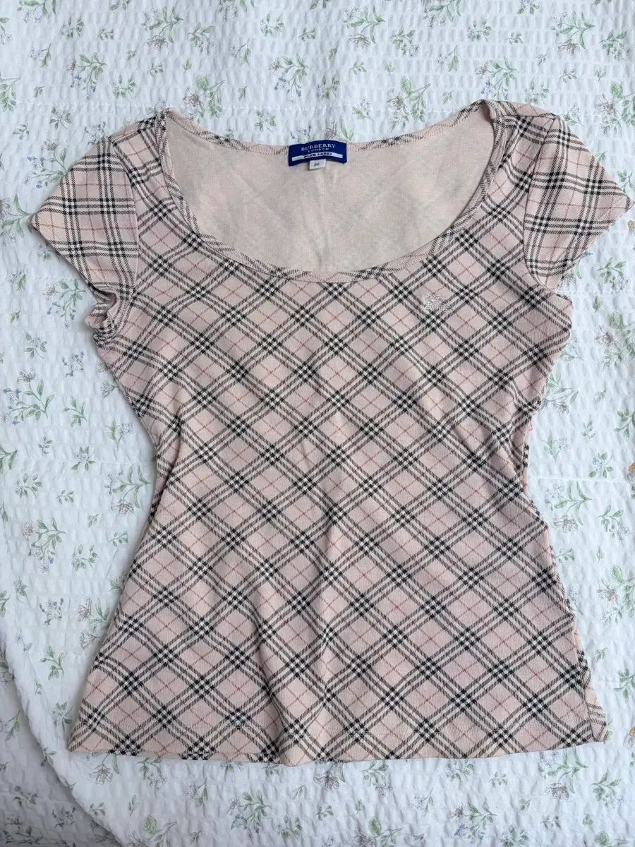 新品)バーバリー ベージュ 半袖Tシャツ