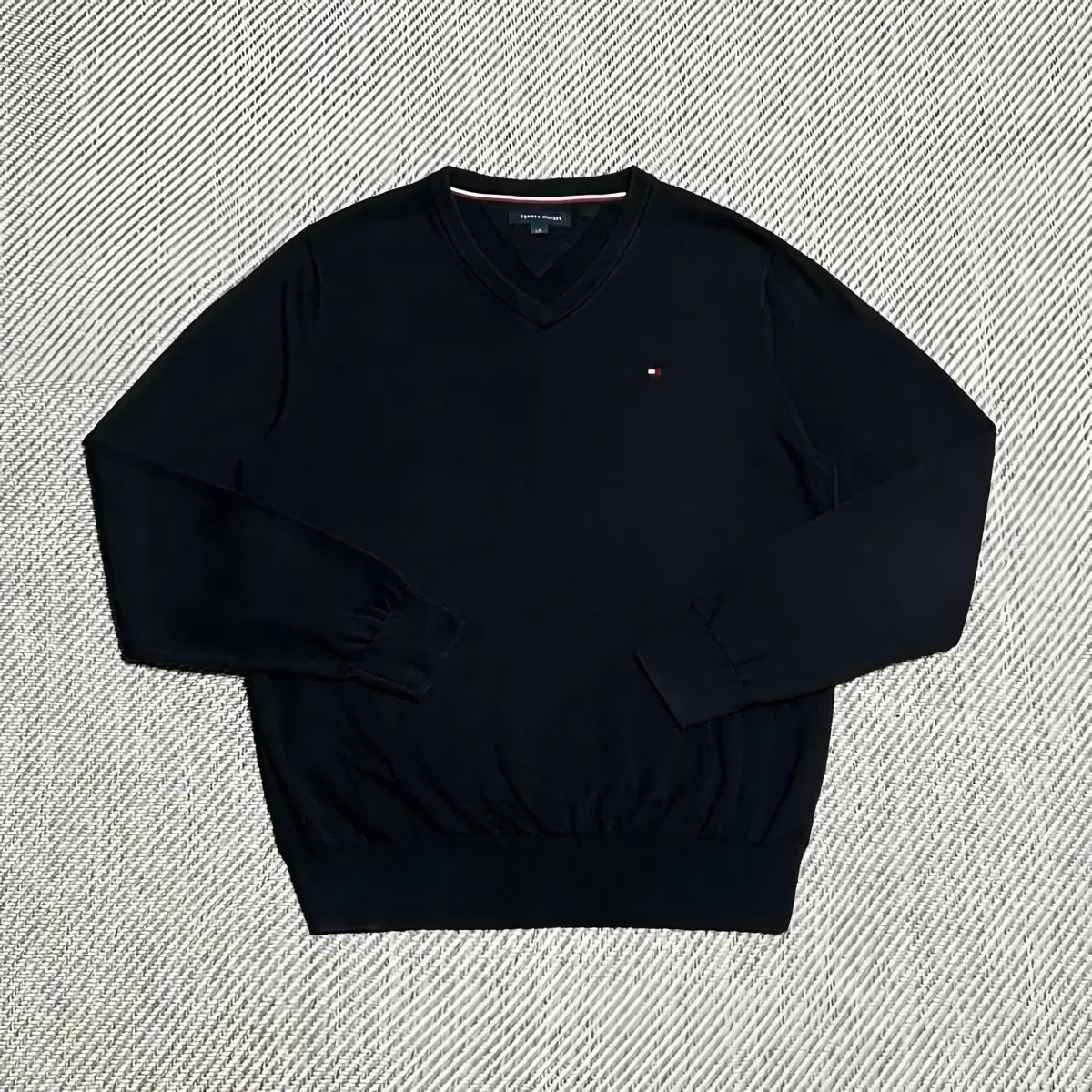 L Tommy Hilfiger トミーヒルフィガー ブラック Vネック コットン ニット 6,315円