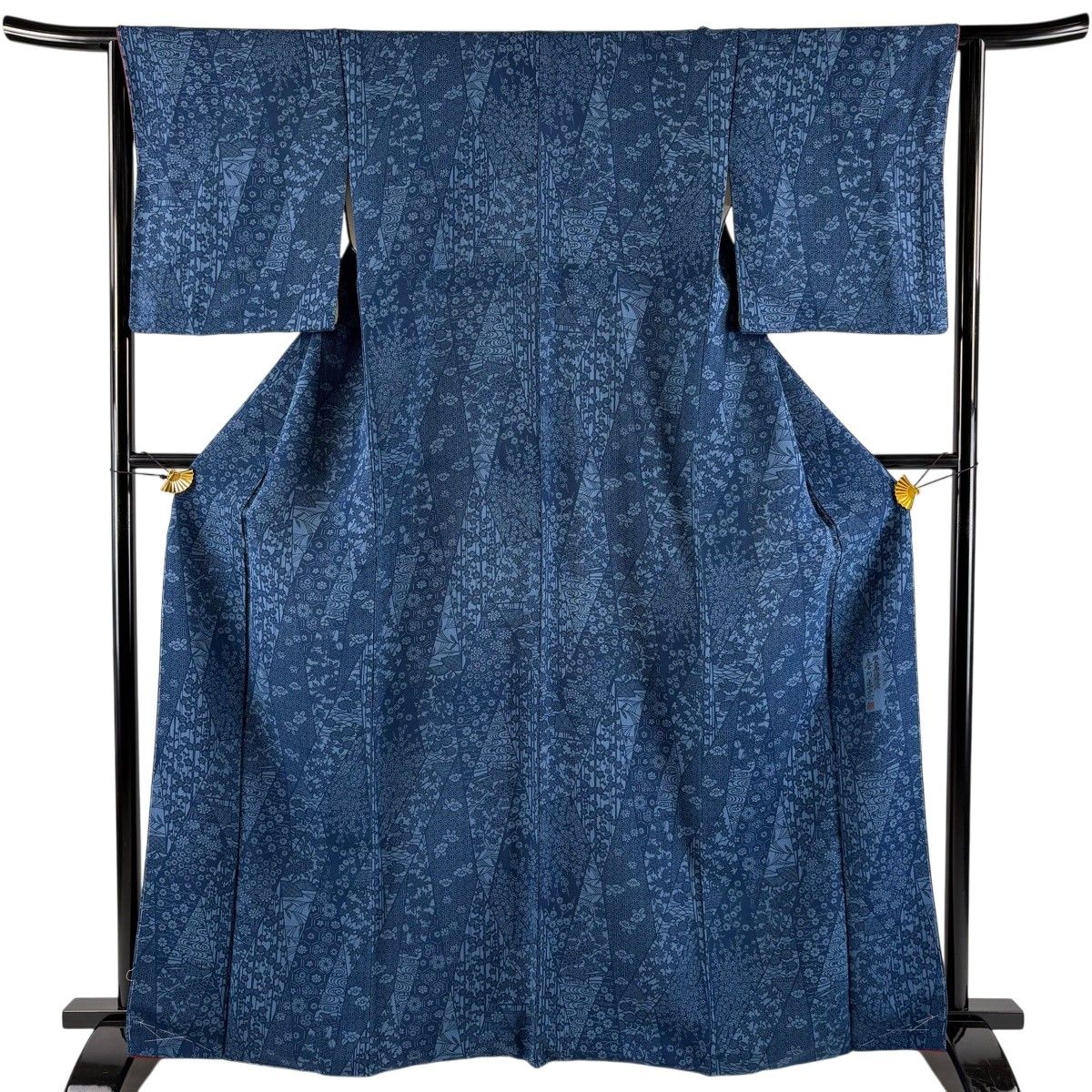 【美品】 小紋 身丈164cm 裄丈64cm M 袷 落款 草花 流水 藍色 正絹 名品 【中古】