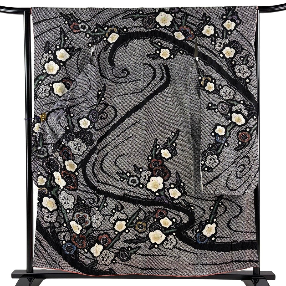 振袖 身丈158cm 裄丈64cm M 袷 梅 流水 箔 絞り 黒 正絹 名品 【中古】