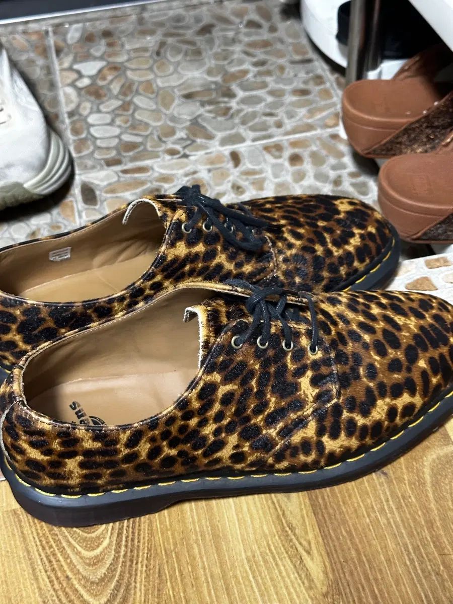 DR. MARTENS ドクターマーチン レオパード スムース カーフレザー 270 uk8 32,001円