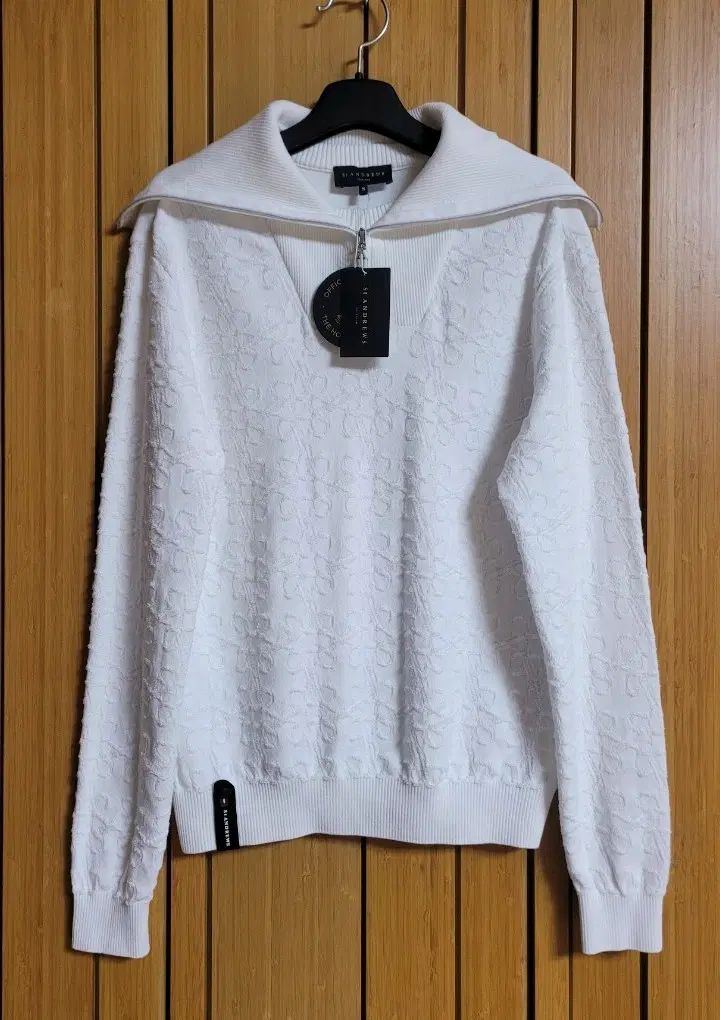 SAINT LUIS（セントルイス）レディース 星 シンボル パータン ワイド カラー ニット (新品)