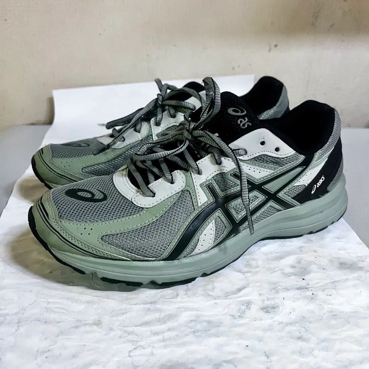 275 アシックス ジョグ 100 S シート ロック - 2E ワイド 5,880円