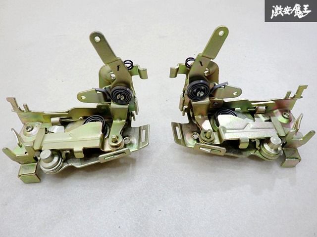 【希少・未使用品】PEREZ製 空冷 ビートル タイプ2 '74〜'79y レイトバス フロントドアラッチ ドアロック 左右セット 211837016H 当時物