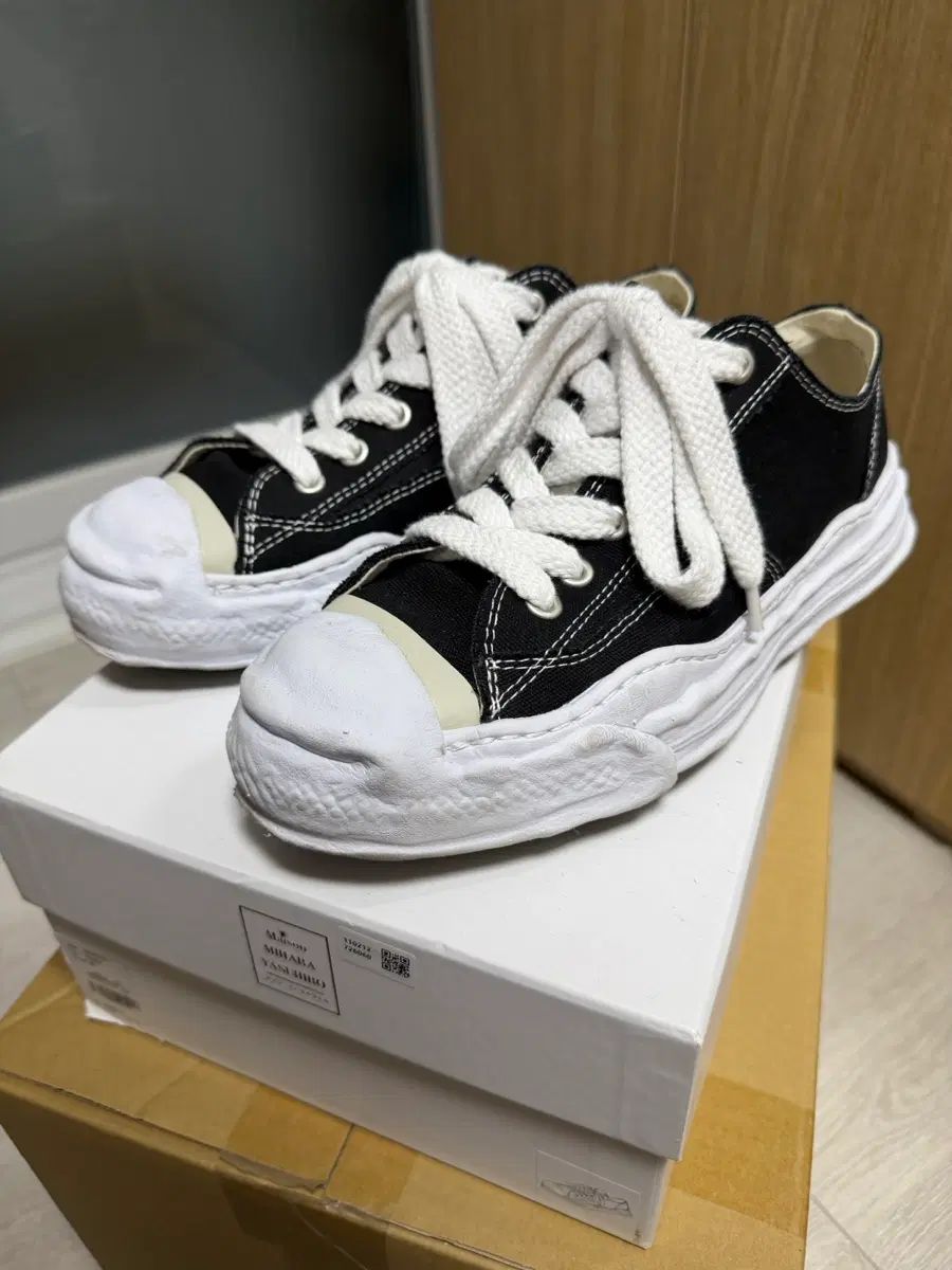 44 メゾンミハラヤスヒロ ハンク 白黒 24,273円