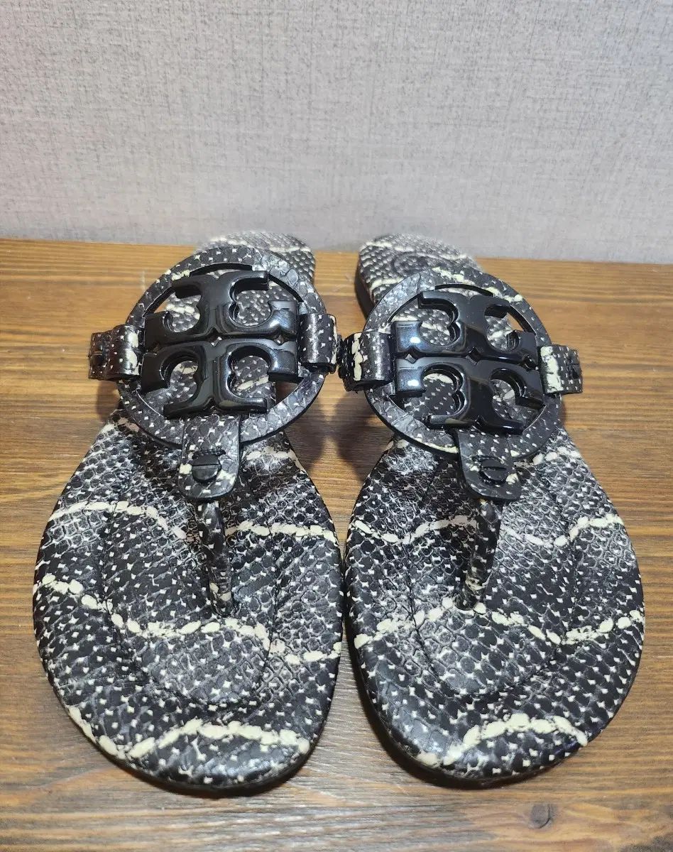 トリーバーチ ビーチサンダル