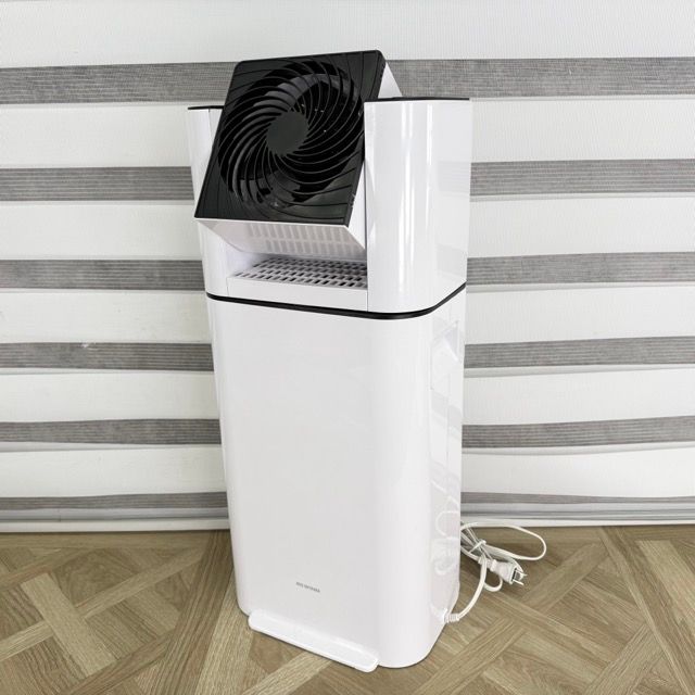 アイリスオーヤマ サーキュレーター付き衣類乾燥除湿機 【中古】動作保証 IJD-I50-W 2026年製 デシカント式 082046/24227 11,400円