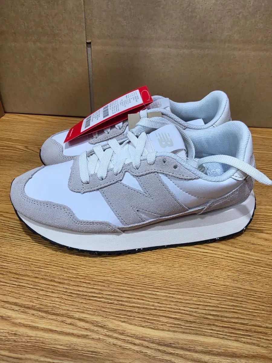 ニューバランス MS237SE 230サイズ 新品