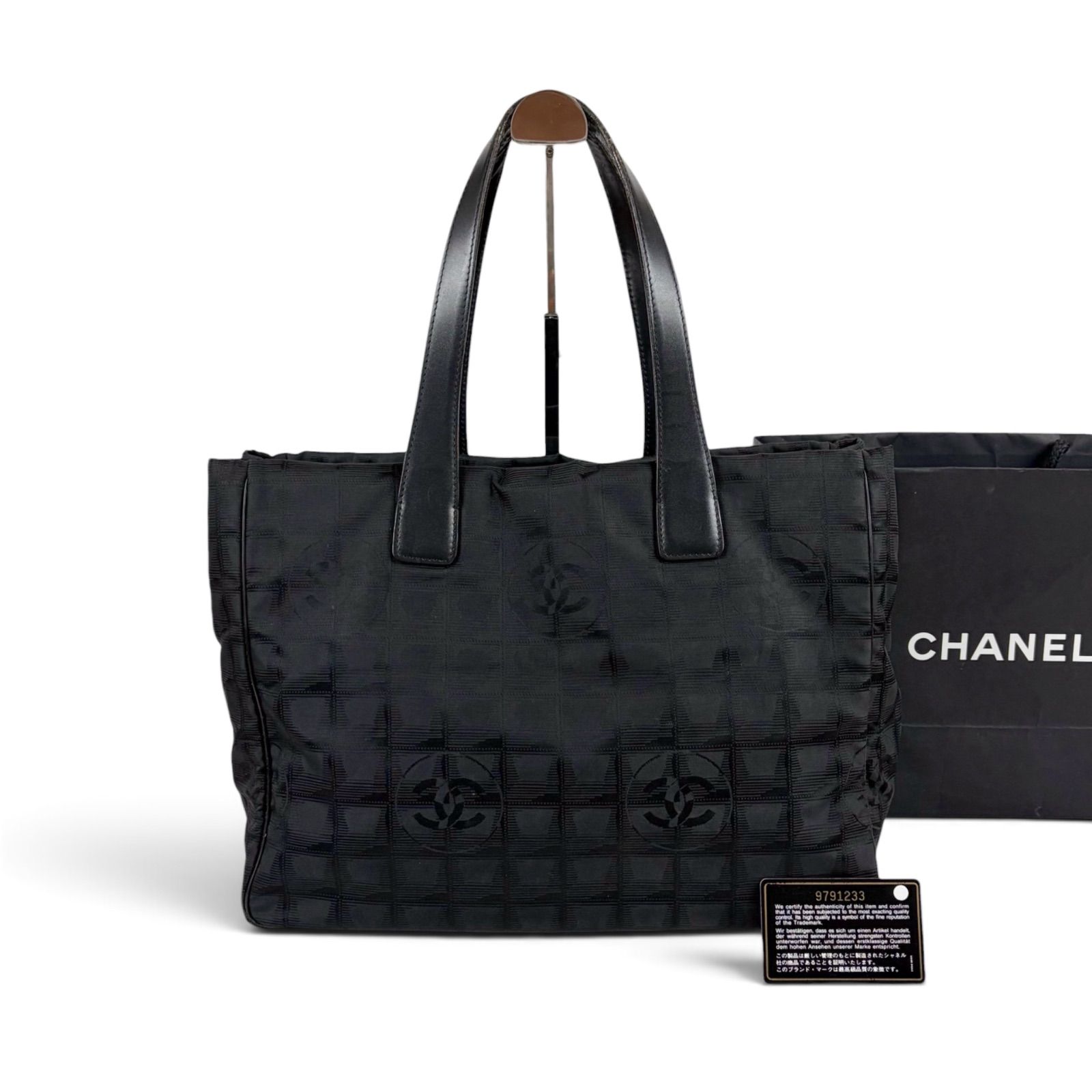 CHANEL New Travel Line Tote Bag シャネル ニュートラベルライン トートバッグ トートMM 肩掛け ブラック 黒 ナイロンキャンバス