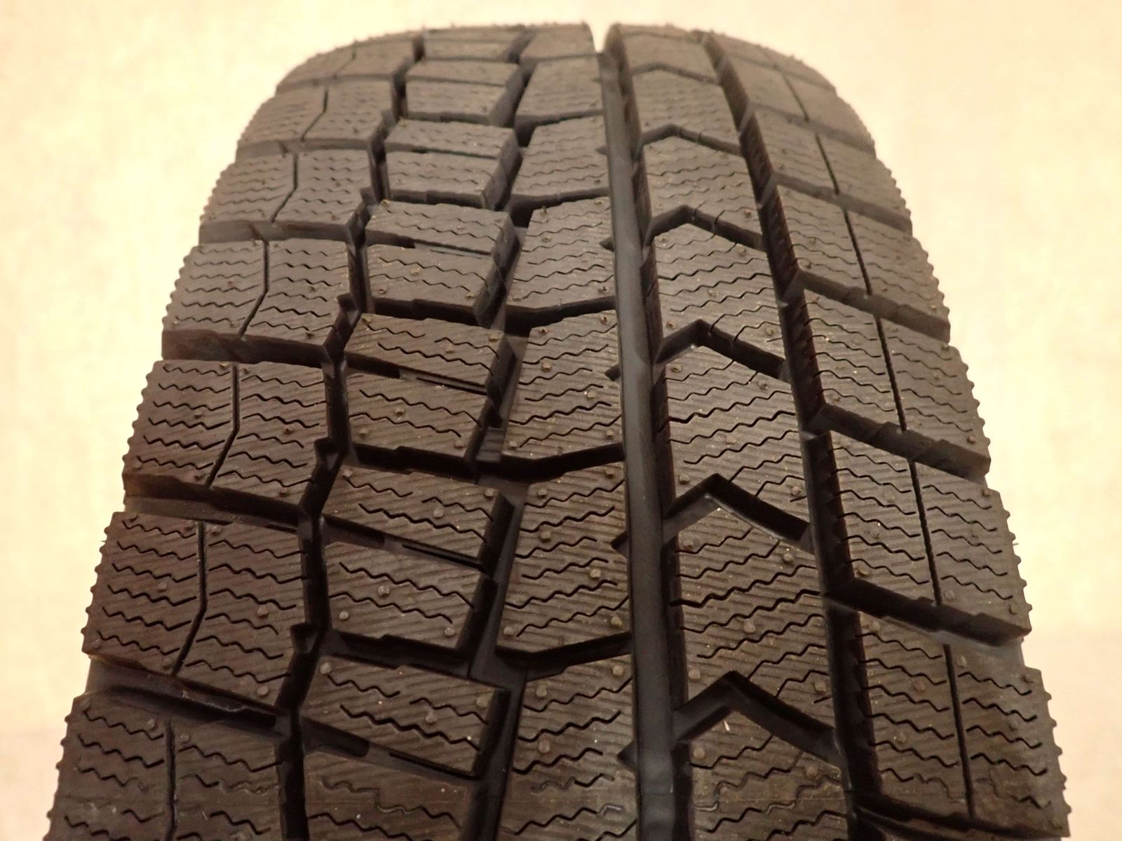 冬新品 2025年製 4本 会社宛送料無料 185/60R15×5.5J 84S ダンロップ