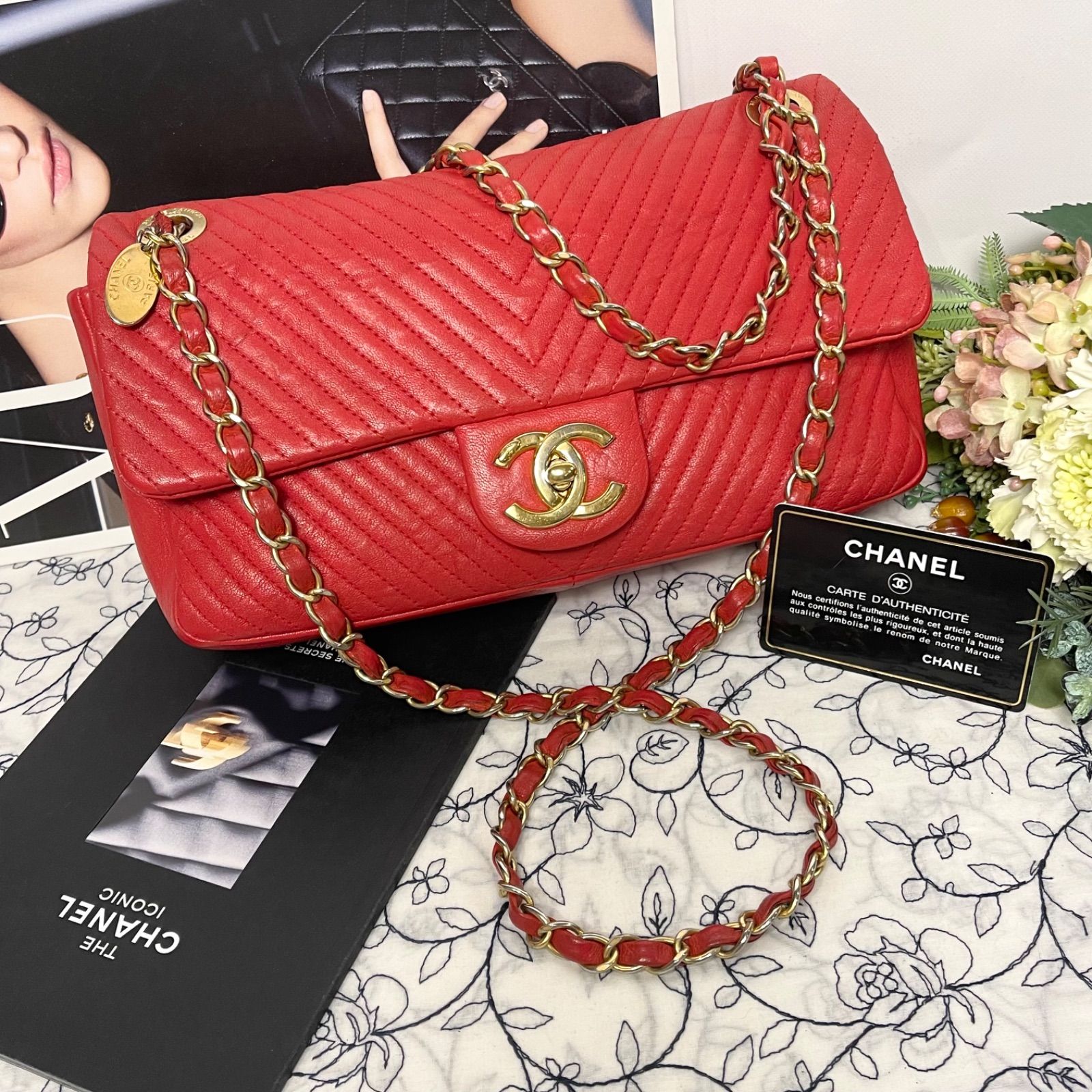 CHANEL シャネル【極美品】ダブルフラップ シェブロン Vステッチ レッド