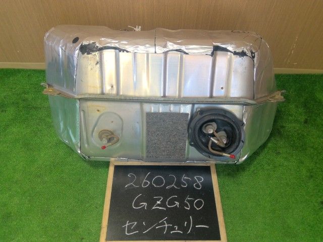 【中古】センチュリー DBA-GZG50 フューエルタンク 燃料タンク 77001-40060 自社品番260258 202