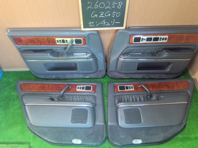 【中古】センチュリー DBA-GZG50 ドアトリム 1台分 4枚 セット 67610-40300-B1 自社品番260258 202